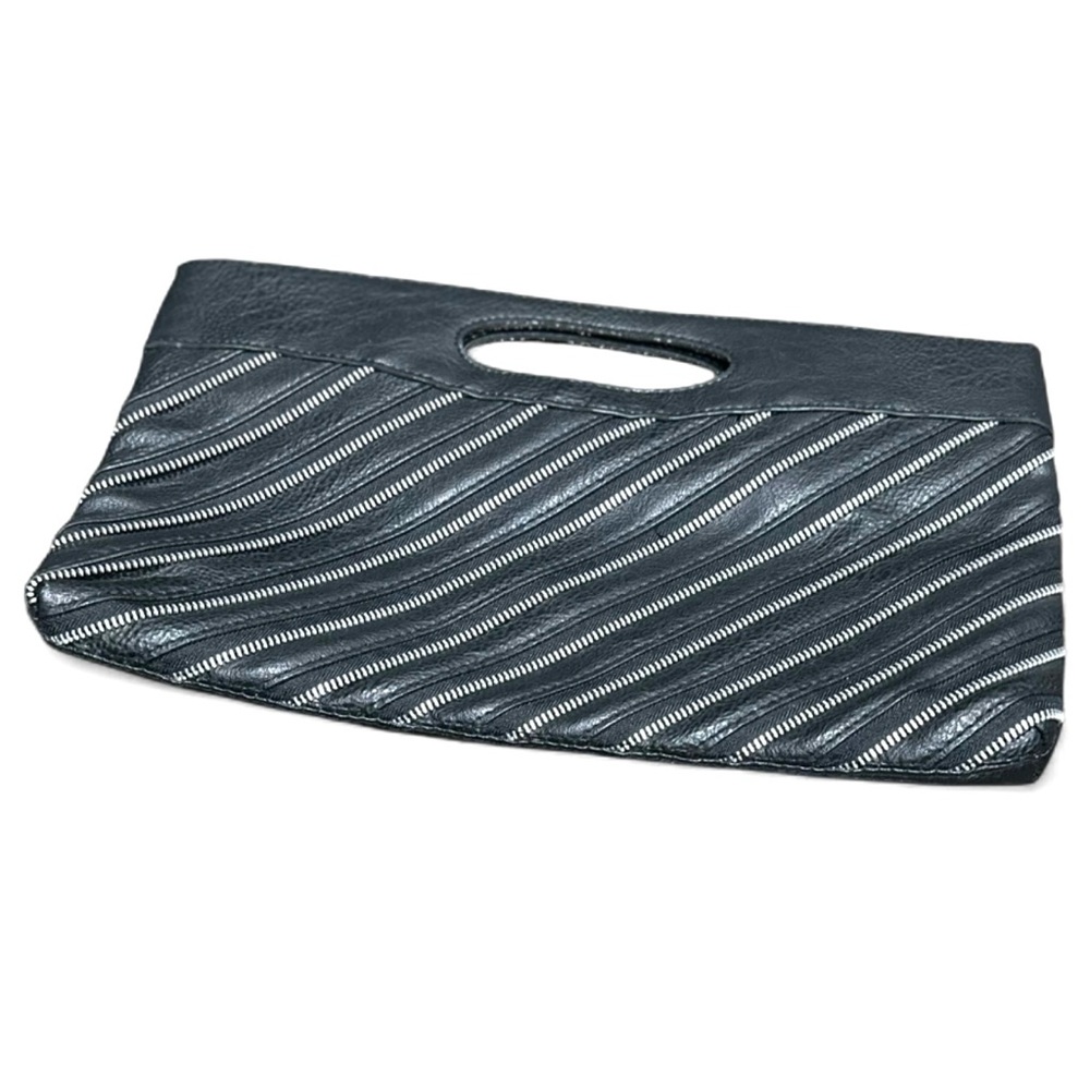RIHANNA-Women's Clutch Handbag Black - Horizontal Zipper Detail & Handle